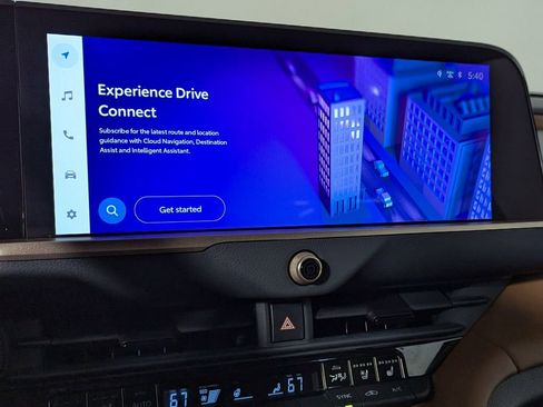 Used 2025 Toyota Crown Signia image 31