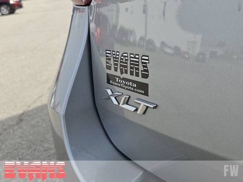 Used 2023 Ford Explorer XLT w/ Equipment Group 202A AWD/4WD image 4