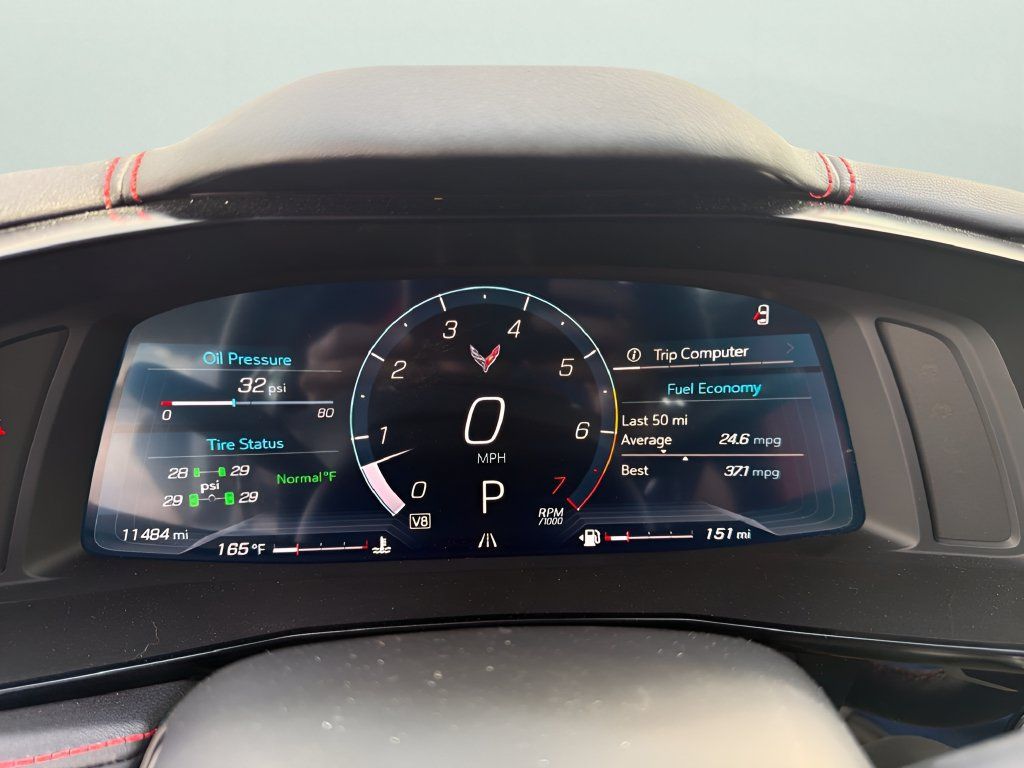Used 2025 Chevrolet Corvette Stingray Coupe w/ 1LT RWD image 9