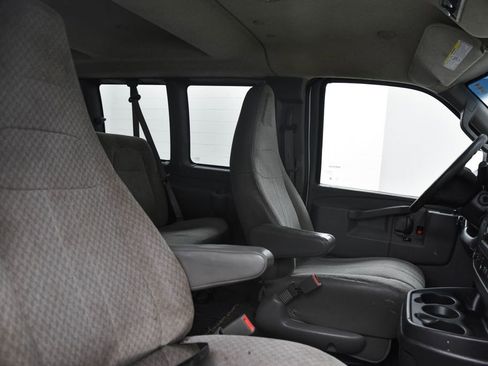 Used 2018 Chevrolet Express 3500 LT w/ LT Preferred Equipment Group image 16