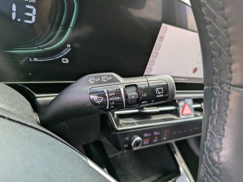 Certified 2023 Kia Niro EX FWD image 33