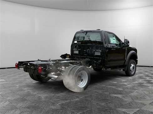 New 2026 Ford F550 4x4 Regular Cab Super Duty w/ XL Chrome Package image 5