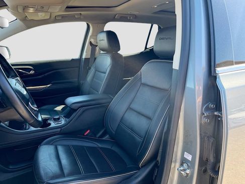 Used 2023 GMC Acadia Denali w/ Denali Ultimate Package FWD image 22