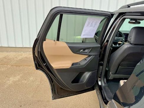 Used 2025 Chevrolet Equinox ACTIV w/ Convenience Package III AWD/4WD image 15