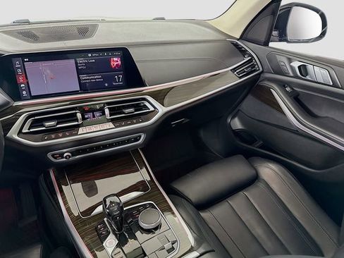Used 2021 BMW X7 xDrive40i w/ Parking Assistance Package image 23