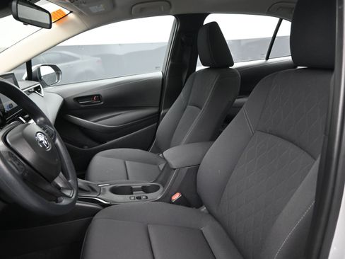 Certified 2025 Toyota Corolla LE image 17