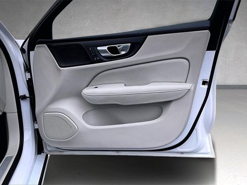 Used 2021 Volvo S60 T6 Inscription image 28