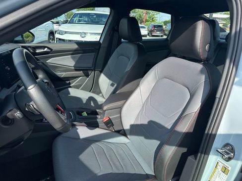 Used 2025 Volkswagen Jetta GLI Autobahn FWD image 26