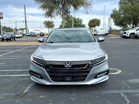 Used 2018 Honda Accord Touring image 12