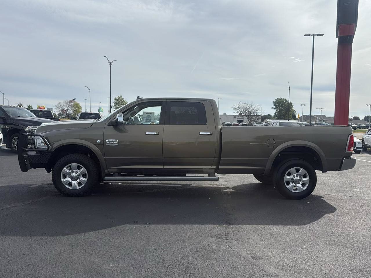 Used 2014 RAM 3500 Laramie Longhorn w/ Convenience Group AWD/4WD image 2