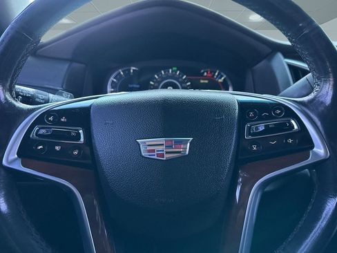 Used 2019 Cadillac Escalade 2WD 4dr image 16