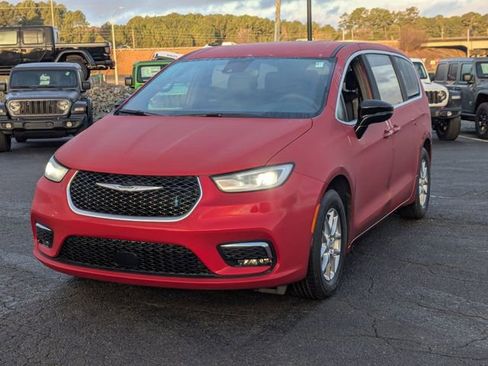 New 2026 Chrysler Pacifica Select FWD image 4