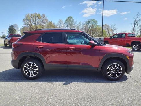 New 2025 Chevrolet TrailBlazer LT w/ Convenience Package image 2