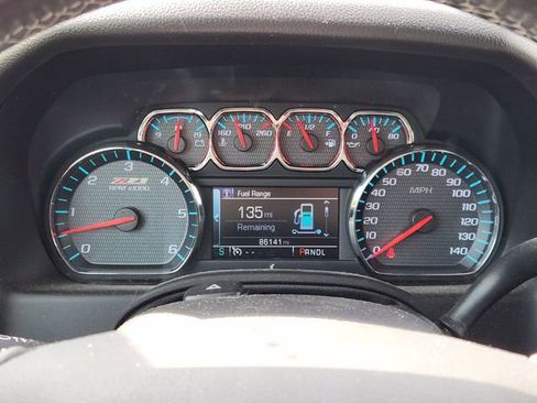 Used 2017 Chevrolet Suburban LT image 13