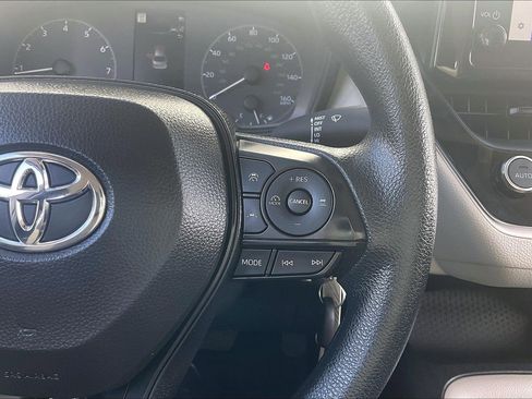 Used 2025 Toyota Corolla LE image 24