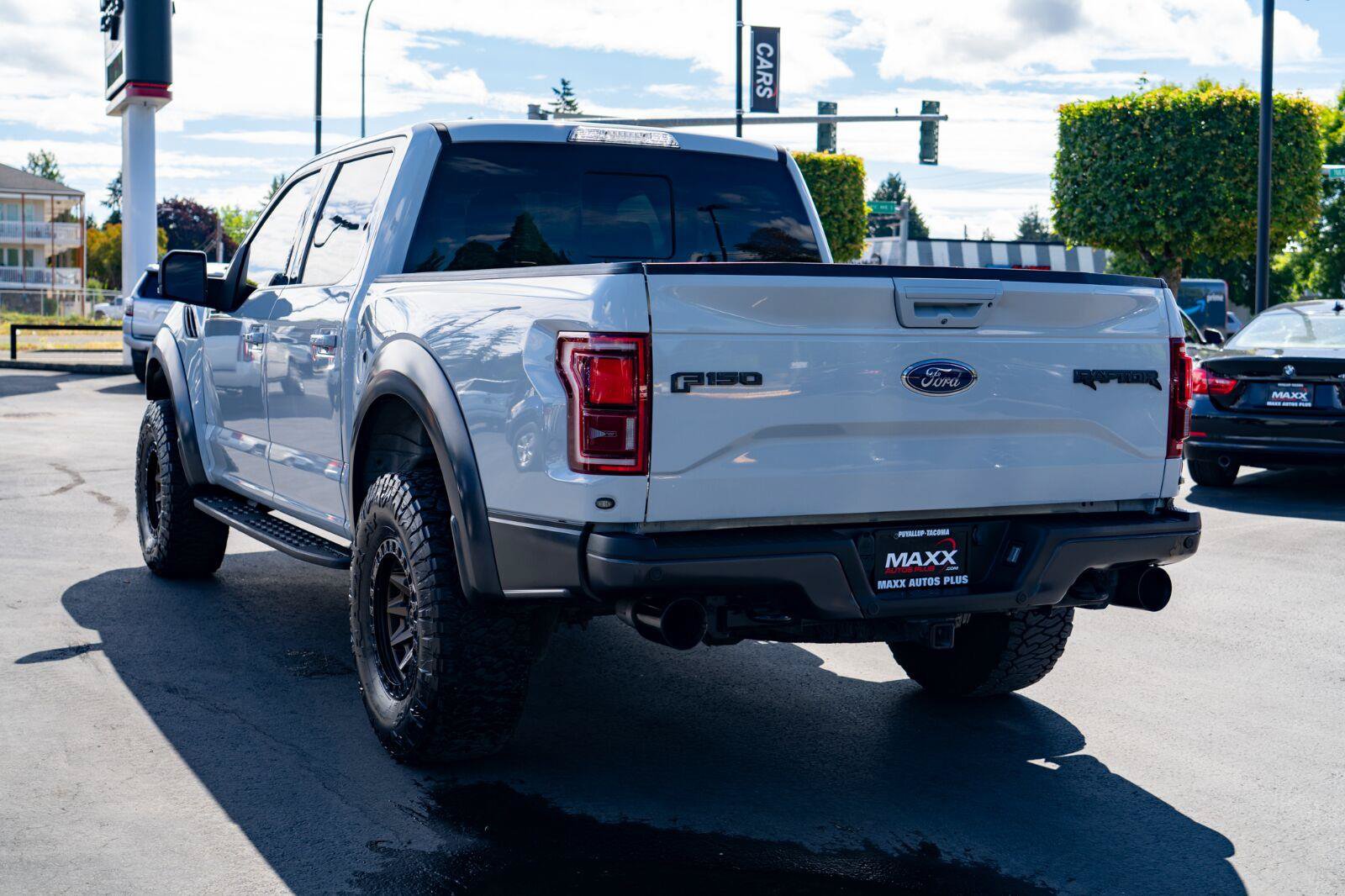 Used 2017 Ford F150 Raptor w/ Equipment Group 802A Luxury AWD/4WD image 12