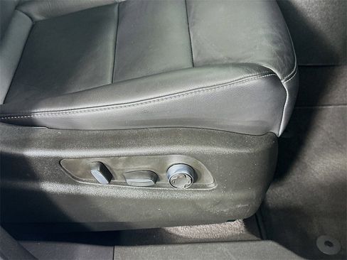 Used 2024 Cadillac XT4 Premium Luxury image 24