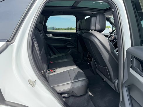 Certified 2026 Porsche Cayenne AWD/4WD image 27