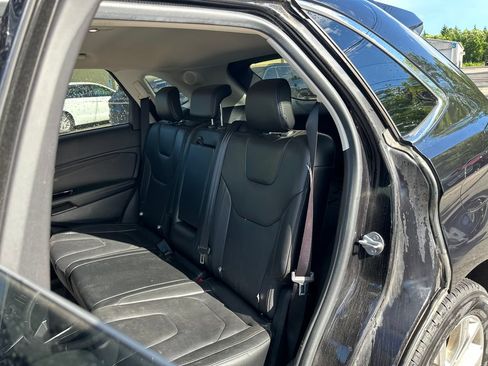 Used 2019 Ford Edge Titanium w/ Cold Weather Package AWD/4WD image 17