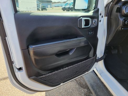 Used 2022 Jeep Wrangler Unlimited Sahara w/ Cold Weather Group image 6