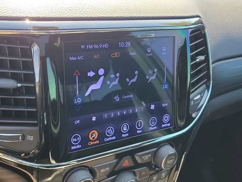 Used 2021 Jeep Grand Cherokee Laredo X RWD image 32