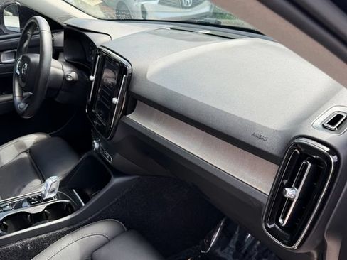 Used 2019 Volvo XC40 T5 Inscription AWD/4WD image 16