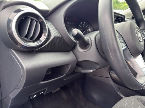 Used 2023 Nissan Kicks SV FWD image 14