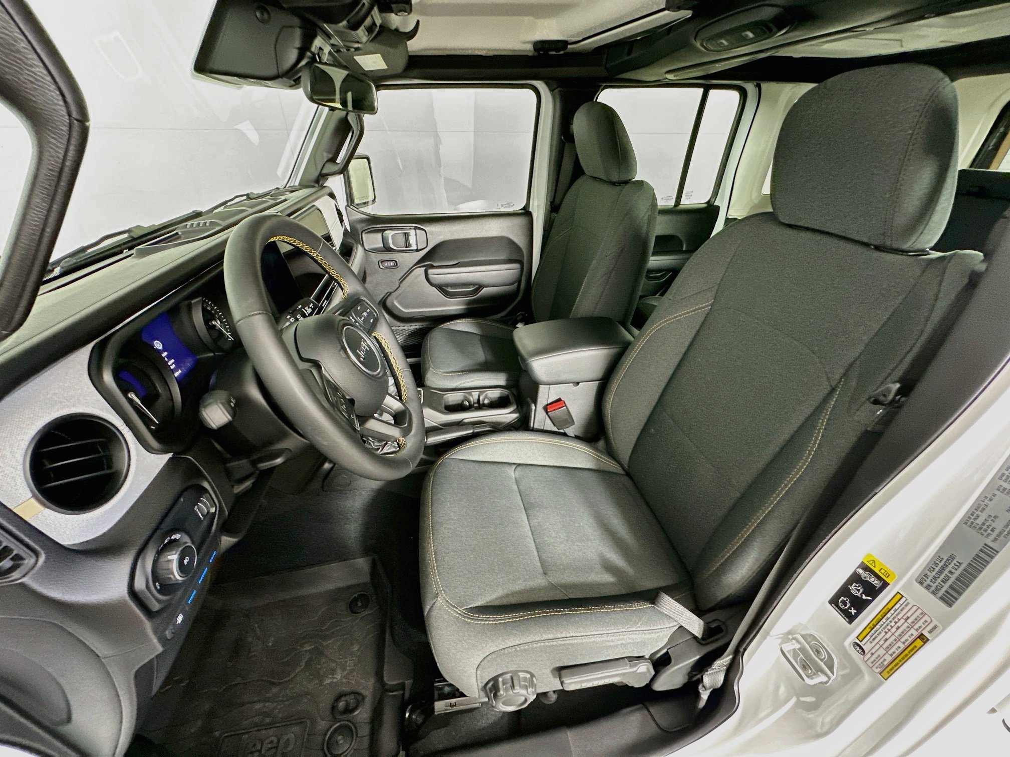Used 2024 Jeep Wrangler Unlimited AWD/4WD image 13