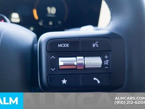 Used 2025 Hyundai Santa Fe Limited image 27