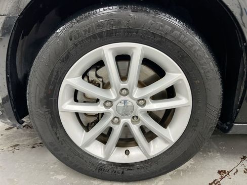 Used 2016 Dodge Grand Caravan SXT FWD image 26