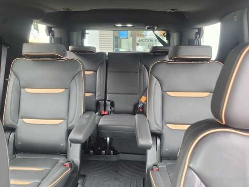 Used 2024 GMC Yukon AT4 w/ Technology Package AWD/4WD image 20