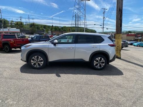 Used 2023 Nissan Rogue SV AWD/4WD image 2