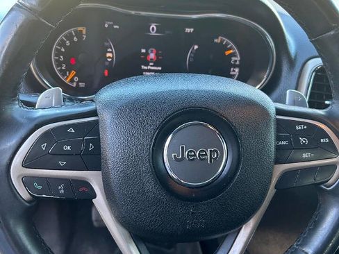 Used 2017 Jeep Grand Cherokee Laredo w/ Quick Order Package 2BE image 38