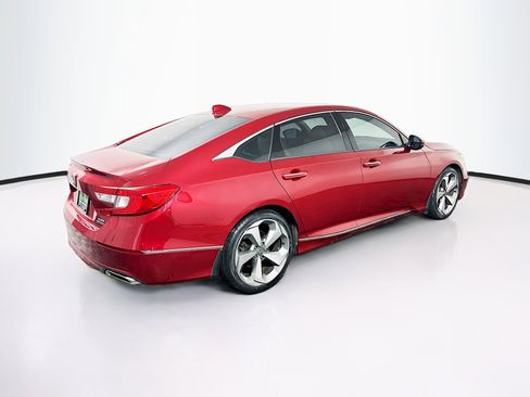 Used 2018 Honda Accord Touring image 9