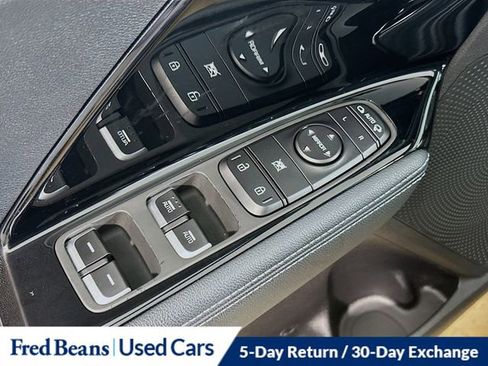 Used 2021 Kia Niro EX w/ Cold Weather Package image 19