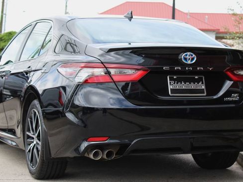 Used 2024 Toyota Camry SE FWD image 5