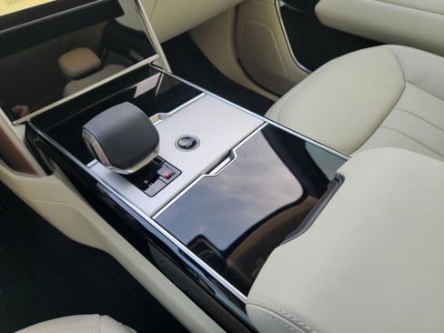 New 2026 Land Rover Range Rover Long Wheelbase SE image 20