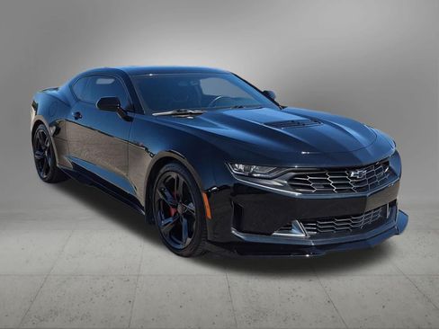 Used 2022 Chevrolet Camaro LT w/ RS Package RWD image 8