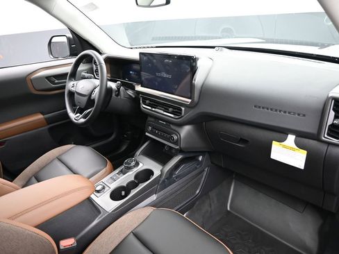 New 2025 Ford Bronco Sport Outer Banks w/ Sasquatch Outer Banks Package AWD/4WD image 38