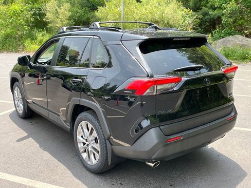 Used 2020 Toyota RAV4 XLE Premium AWD/4WD image 3