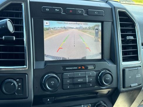 Used 2017 Ford F250 XLT w/ XLT Premium Package AWD/4WD image 38