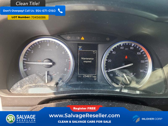 Used 2017 Toyota Highlander SE FWD image 12
