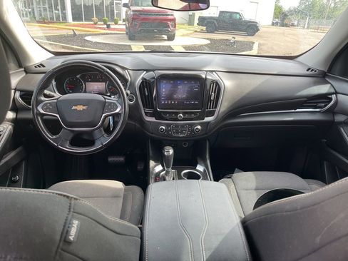 Used 2020 Chevrolet Traverse LT image 19