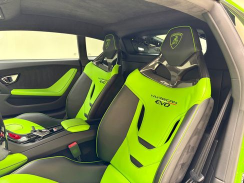 Used 2022 Lamborghini Huracan EVO RWD image 22