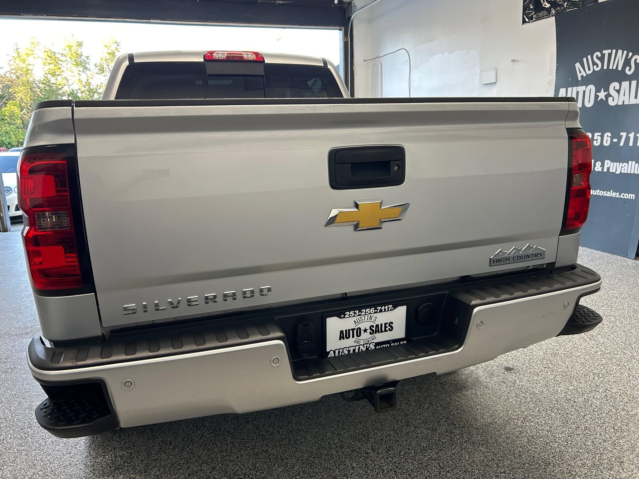 Used 2014 Chevrolet Silverado 1500 High Country w/ High Country Premium Package AWD/4WD image 5