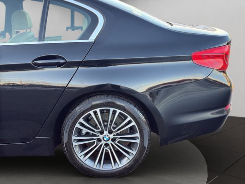 Used 2019 BMW 530i xDrive w/ Convenience Package image 24