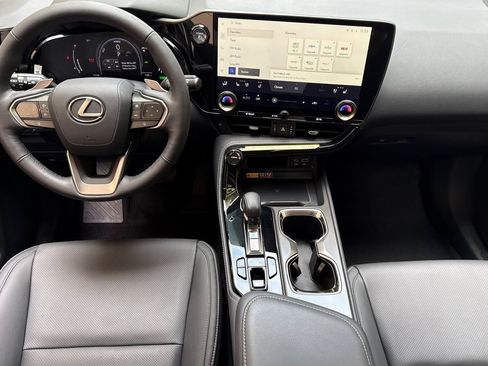 Used 2025 Lexus NX 350h AWD w/ Accessory Package (A2) image 26