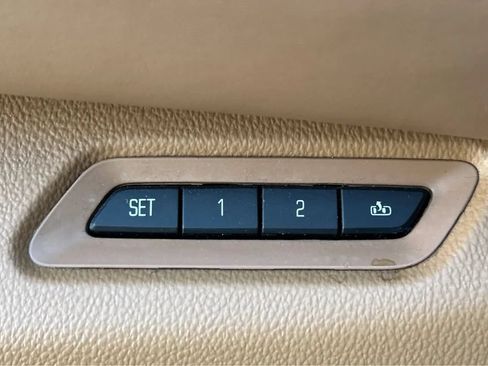 Used 2016 Cadillac Escalade 2WD image 38