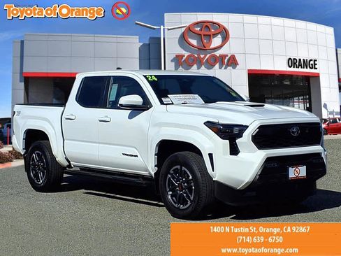 Certified 2024 Toyota Tacoma TRD Sport image 1