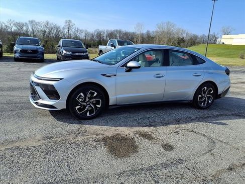 Used 2025 Hyundai Sonata SEL FWD image 34